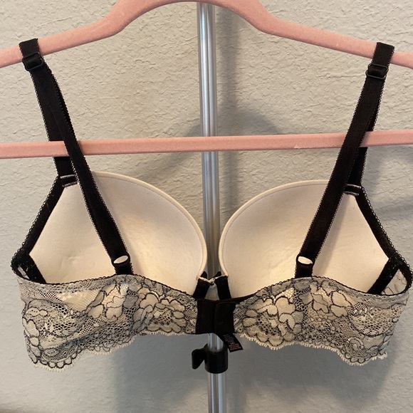 VS Bra - Picture 3 of 3